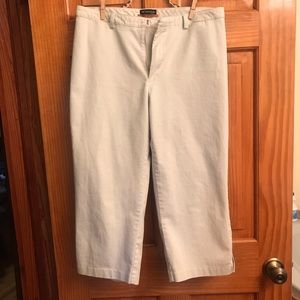 Dockers Capris. Barely worn. Smoke free home.
